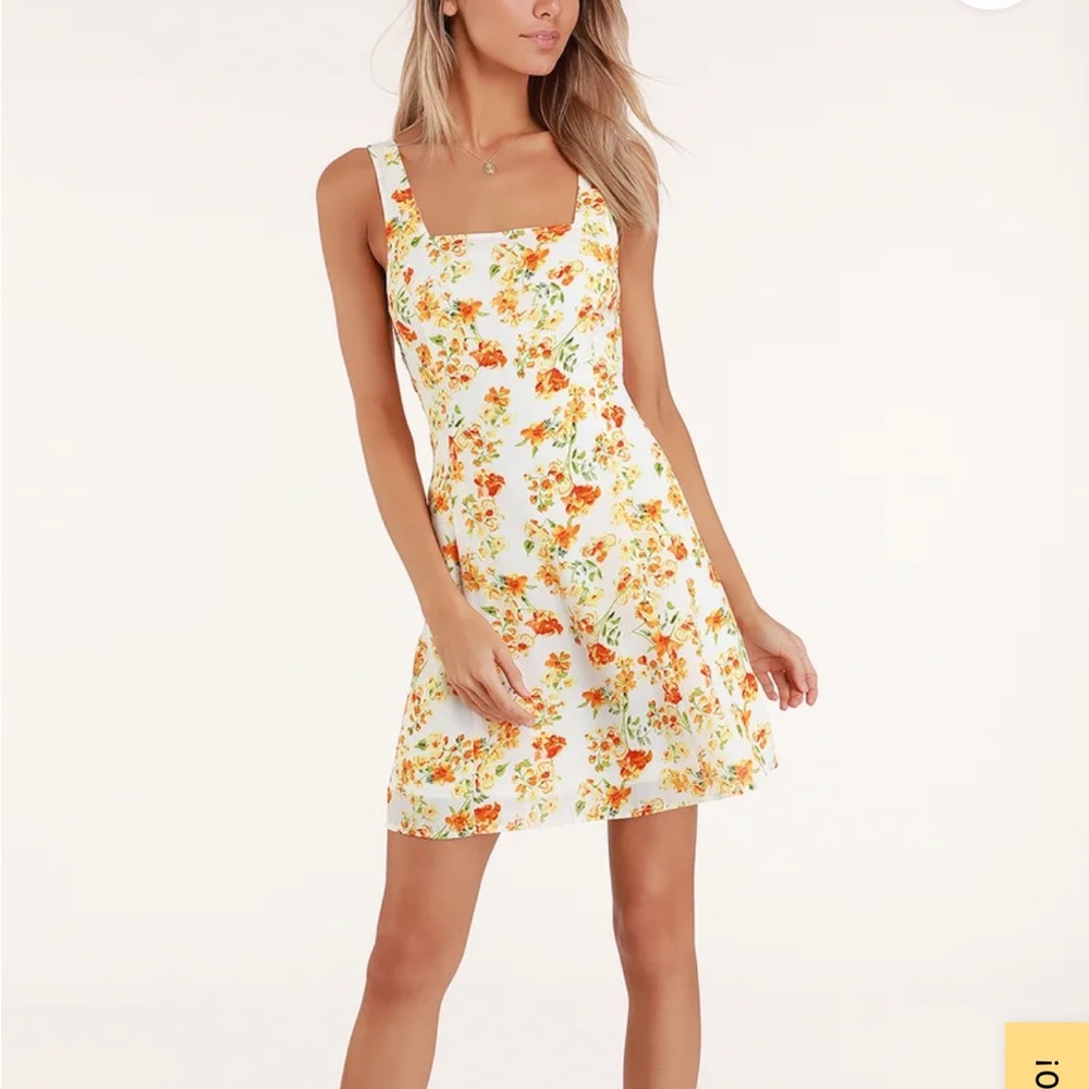 Lulu’s Day Date White and Orange Floral Print Tie-Back Dress